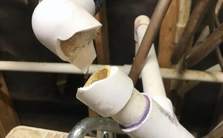 pays emergency plumbing rental?